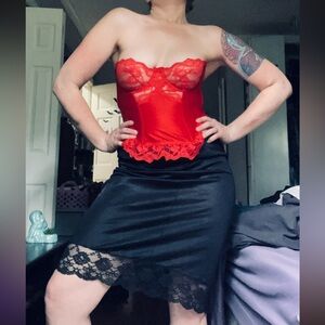 ❤️Sexy Valentine’s Day Victoria’s Secret Gold Label Red Corset❤️